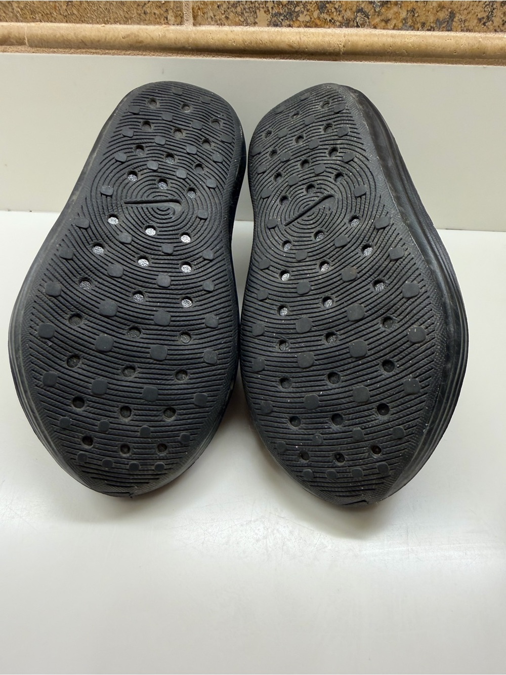 Nike ReactX Rejuven8 Black Size 4Y - Picture 5 of 6